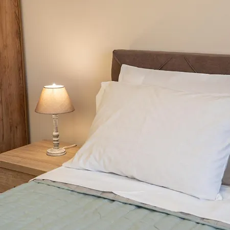 Apartament John's Karavomylos