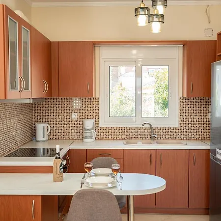 Apartament John's Karavomylos