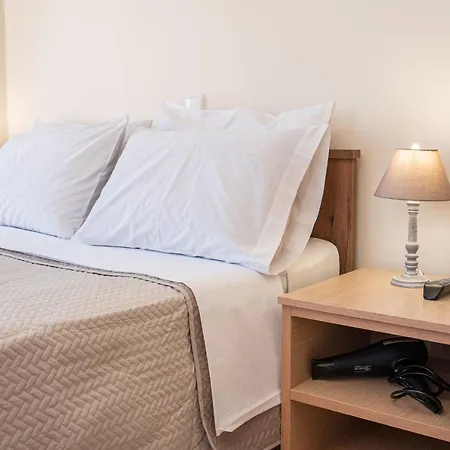 John's Apartament Karavomylos