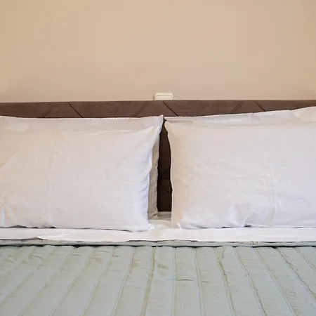 John's Apartament Karavomylos