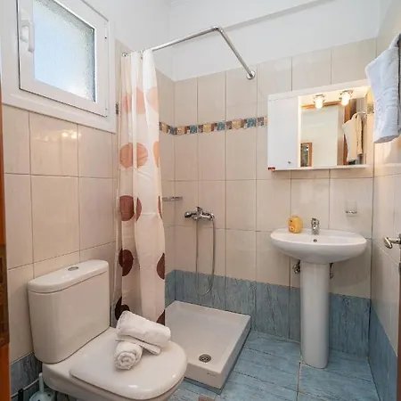 Apartment John's Karavomylos